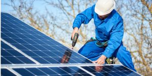 Installation Maintenance Panneaux Solaires Photovoltaïques à Maux